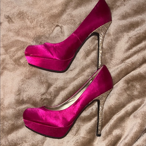 Candie's Fuchsia Satin Heels with Sparkling Gold Stiletto - Picture 6 of 6